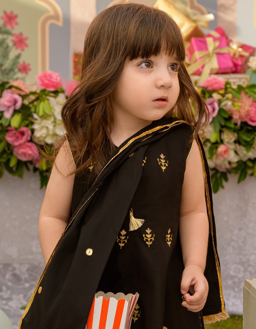 BLACK LAWN INFANT GIRL STITCHED | JIK-S-JGIN-23-043