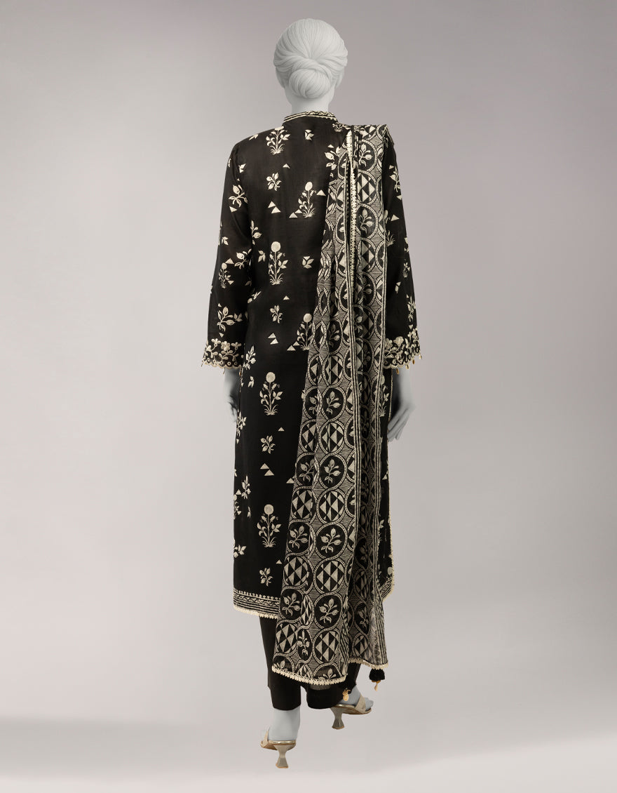 MULTICOLOR LAWN EMBROIDERED UNSTITCHED 3PC