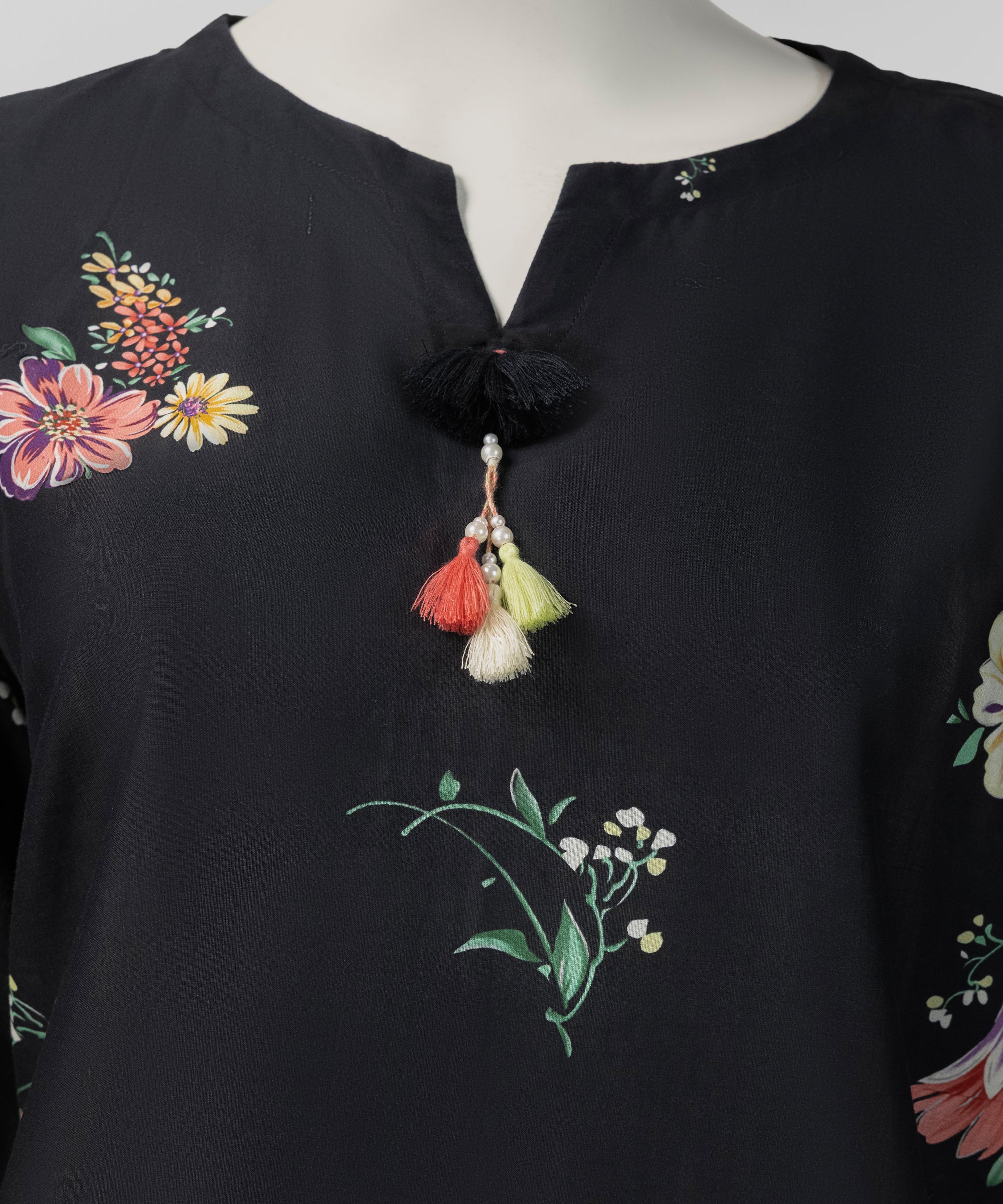 Black Lawn Digital Printed Stitched 3Pc