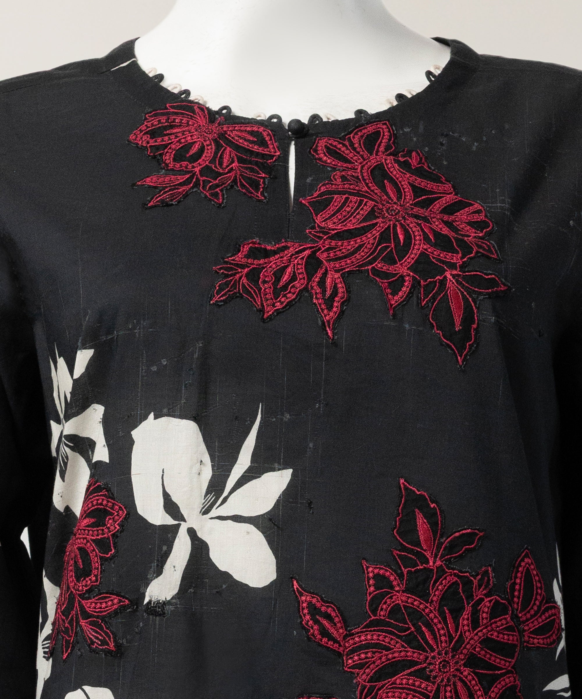 Black Lawn Embroidered Stitched 3Pc
