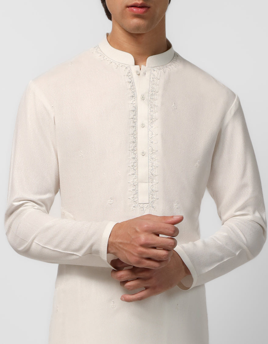 WHITE CASUAL KAMEEZ SHALWAR