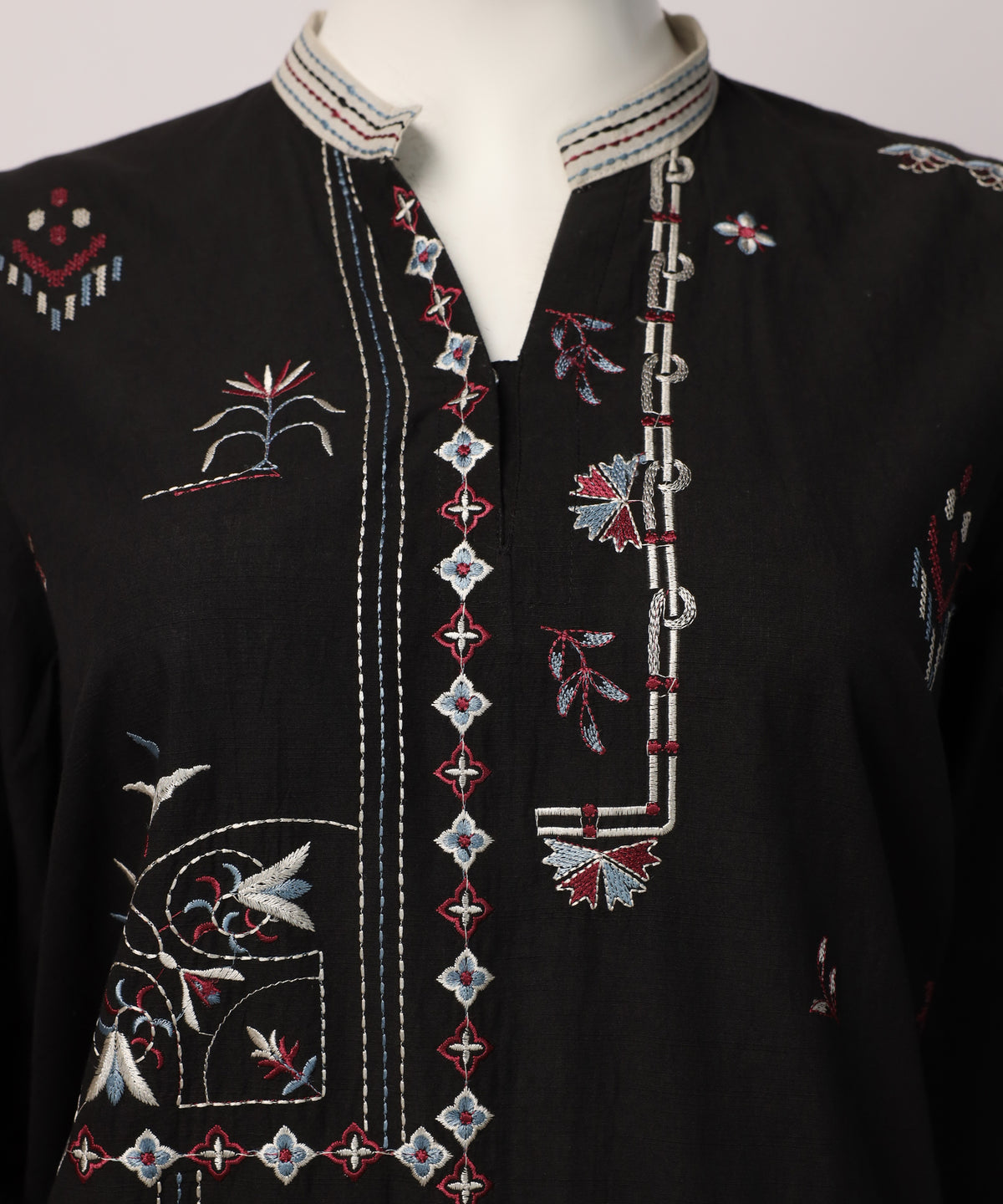 Black Lawn Embroidered Stitched 3Pc
