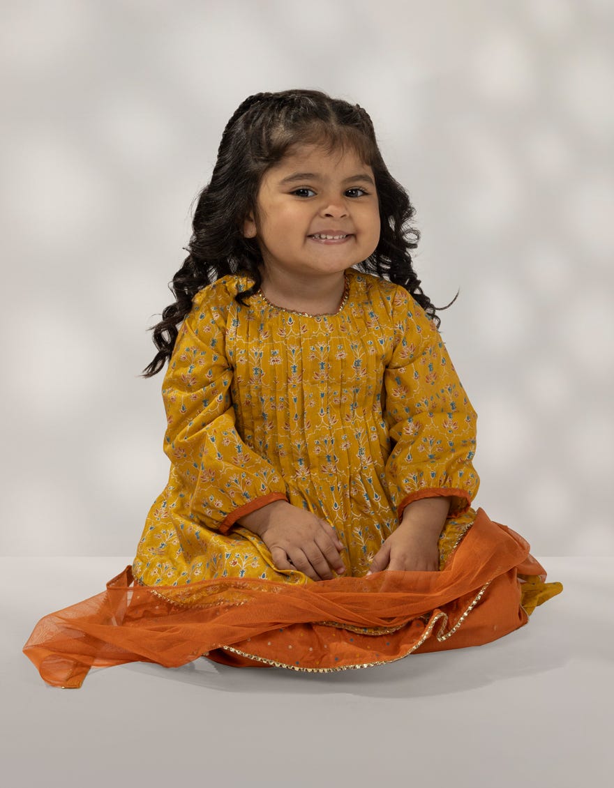 YELLOW SILK EMBROIDERED INFANT GIRL