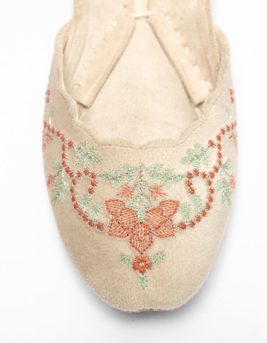 BEIGE SUEDE KHUSSA