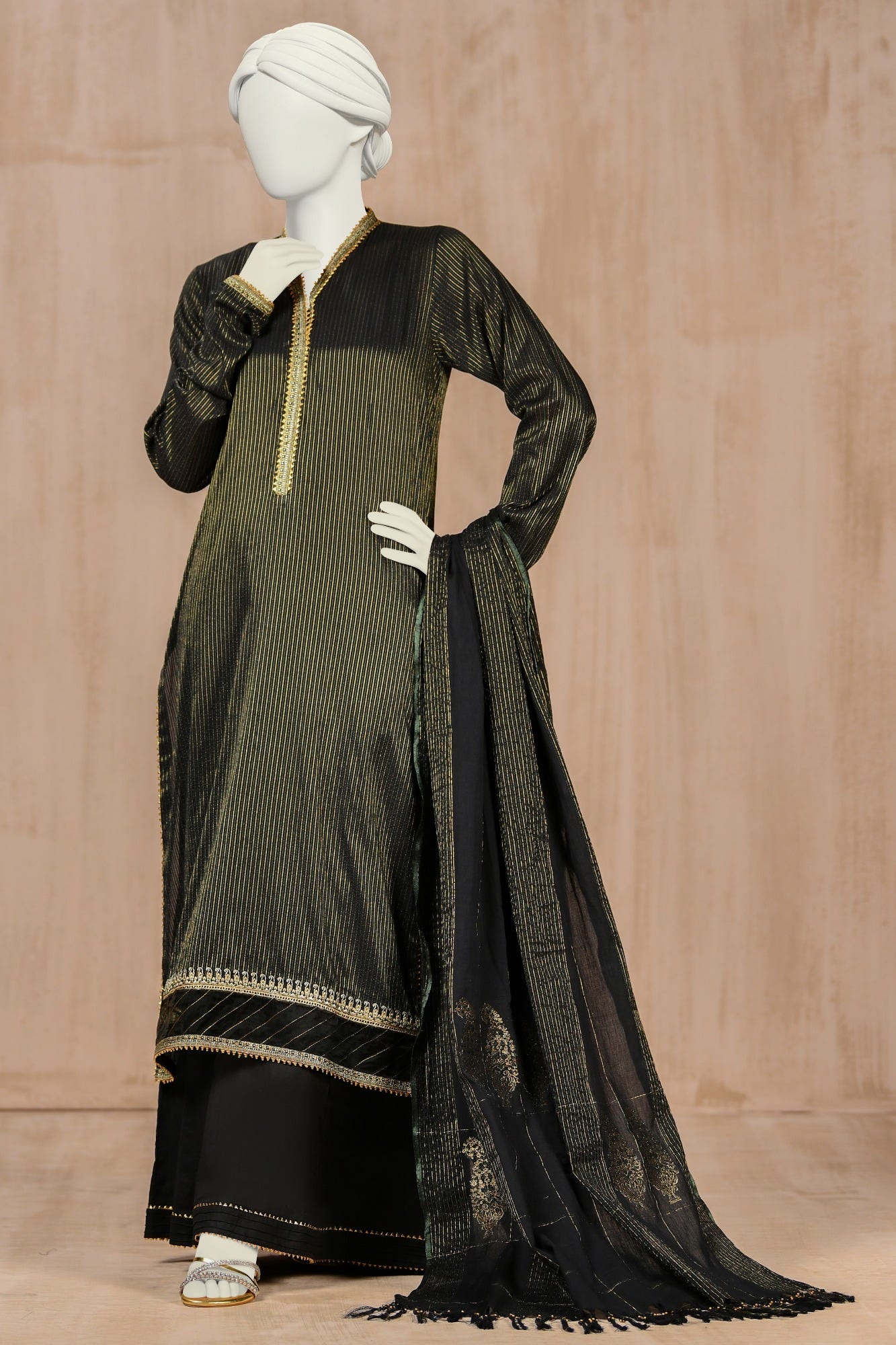 Black Yarn Dyed Unstitched 3 Piece Dress | Ccw-3Psu-S-22-057