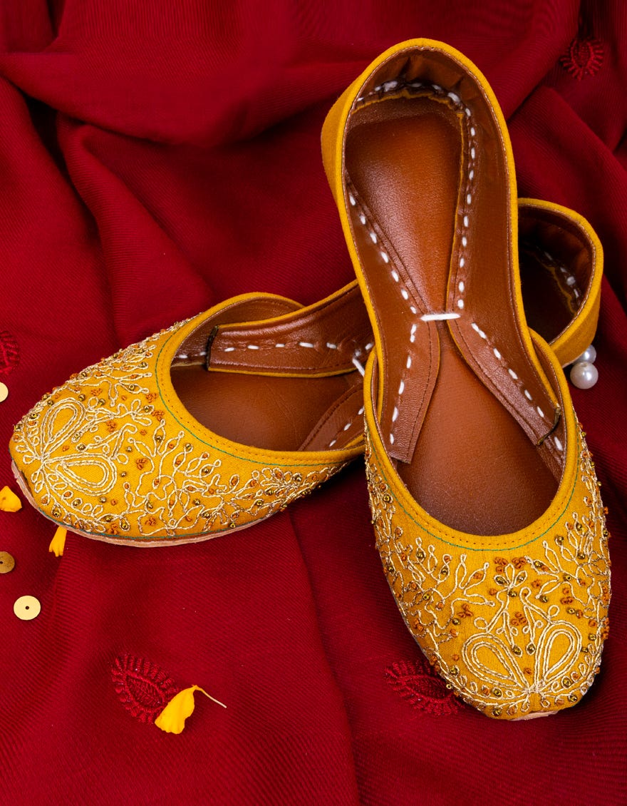 Mustard Raw Silk Khussa | Jj-Lkh-23-021