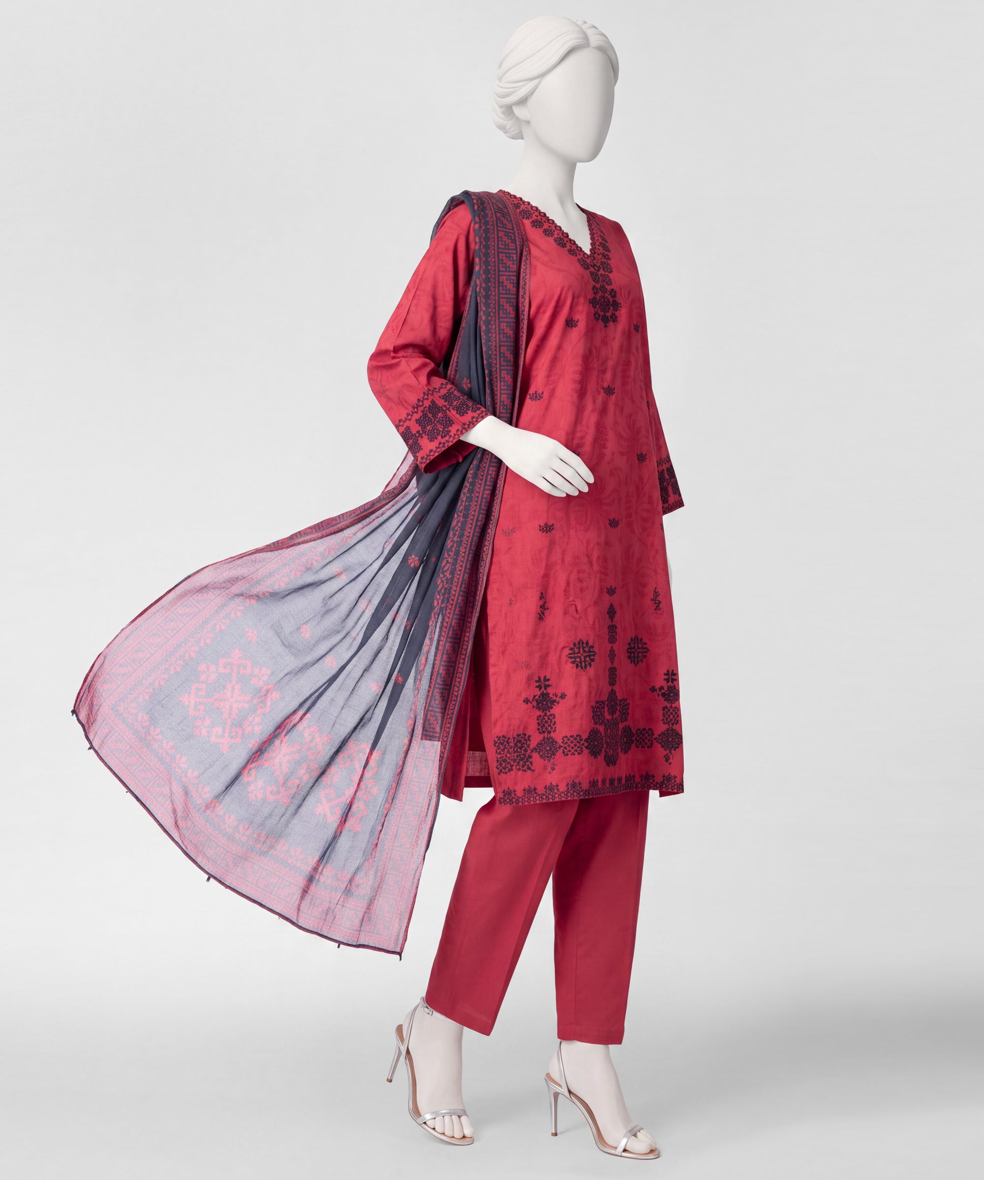 Red Embroidered Jacquard Stitched 3Pc