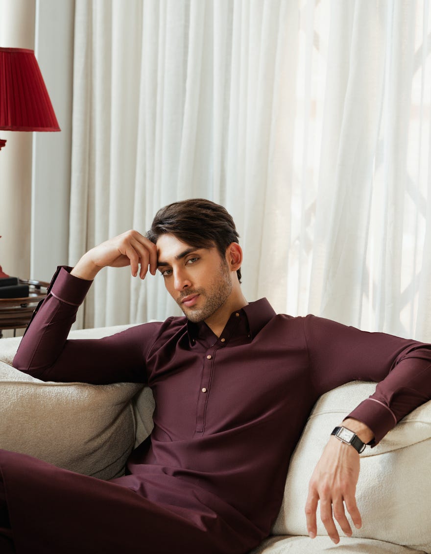 Exclusa Marron MAROON EXCLUSIVE KAMEEZ SHALWAR – J.