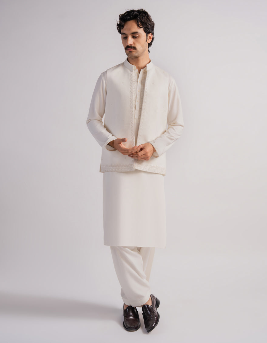 CREAM FORMAL SUIT WITH WAISTCOAT