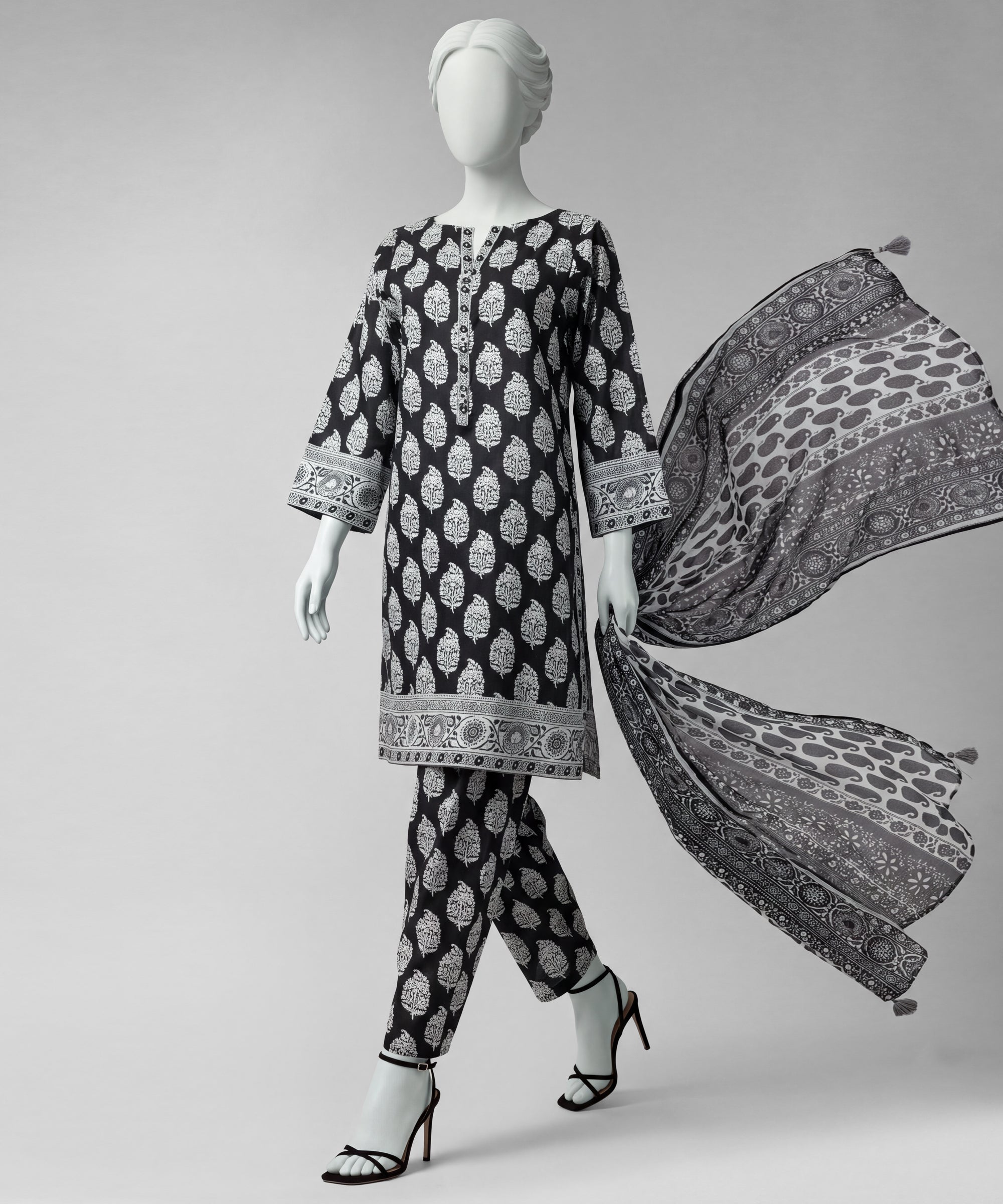 Black Lawn Printed Unstitched 3Pc