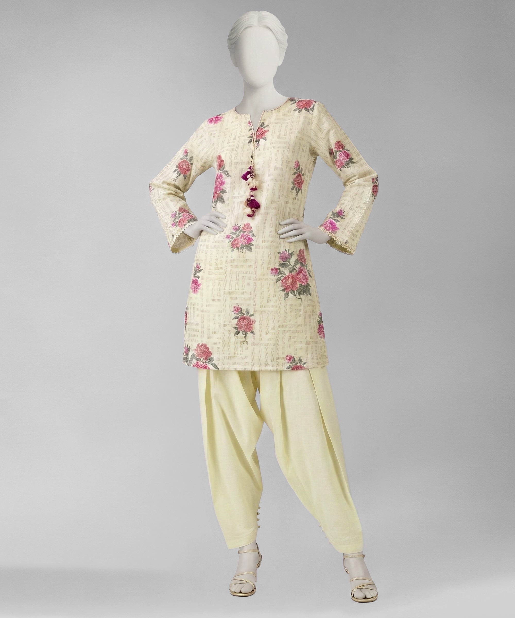 Retail Price: 2,990/-PKR