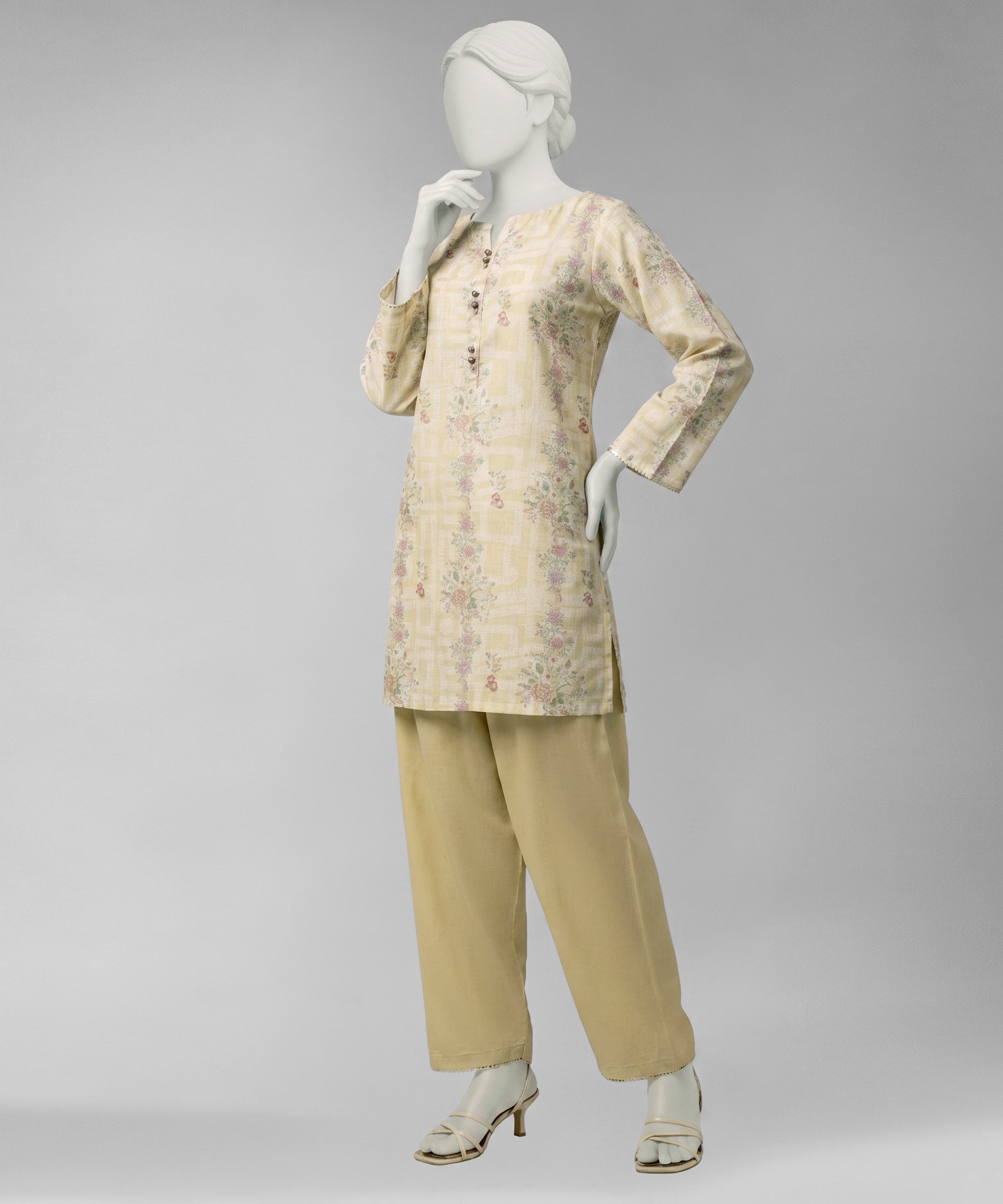 Retail Price: 2,990/-PKR