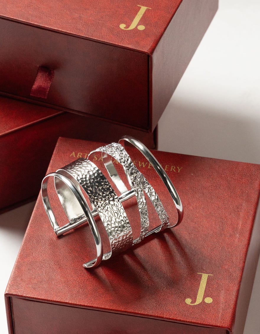 SILVER MAJESTY