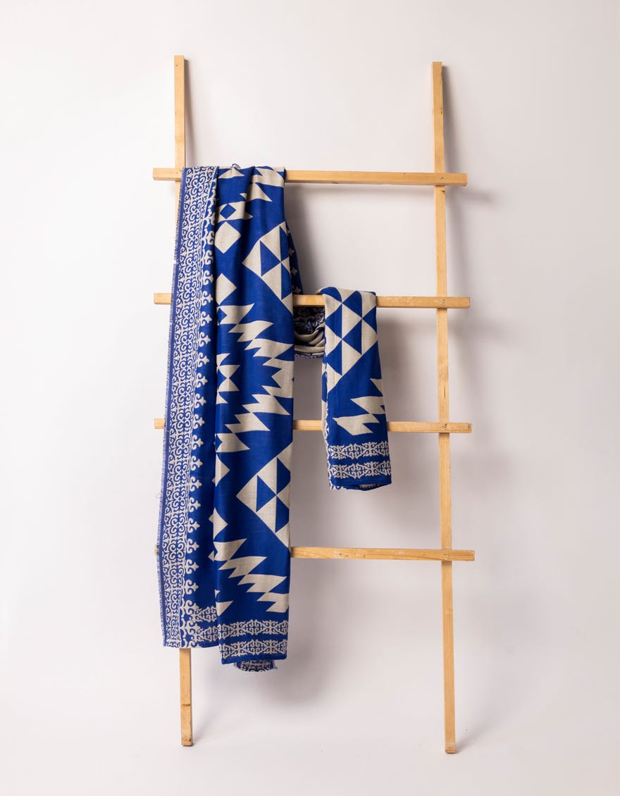 BLUE JACQUARD SHAWL