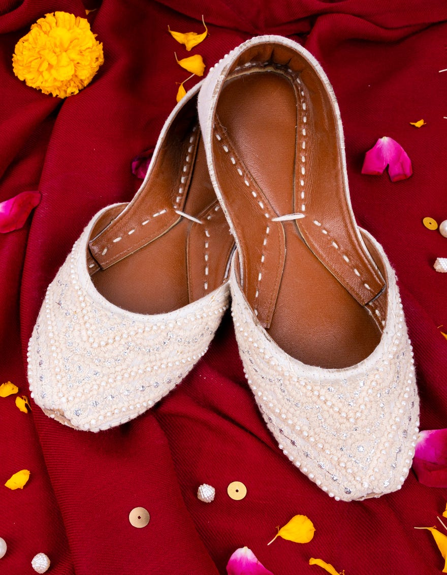White Khussa | Jj-Lkh-23-017
