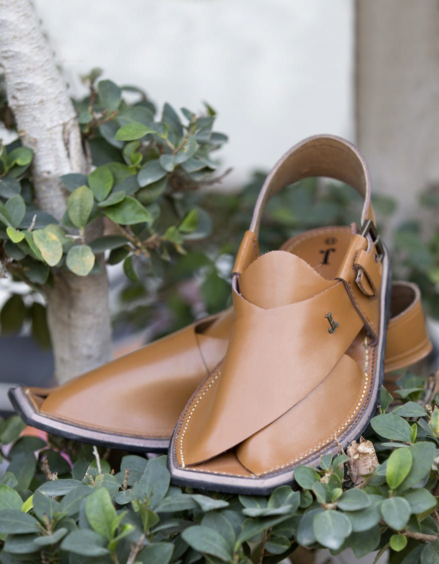 Junaid jamshed chappal sales