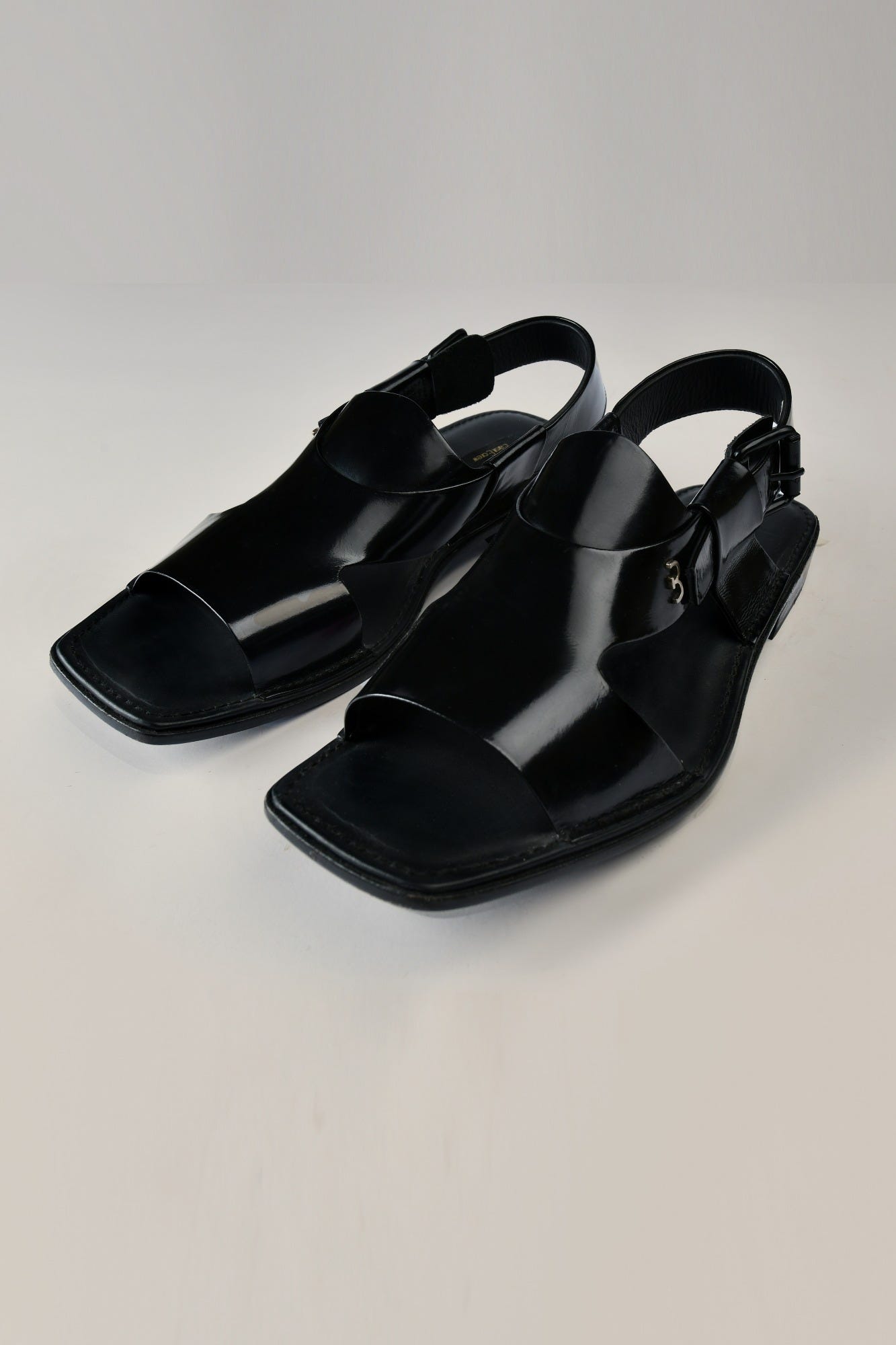 New trend chappals cheap for mens